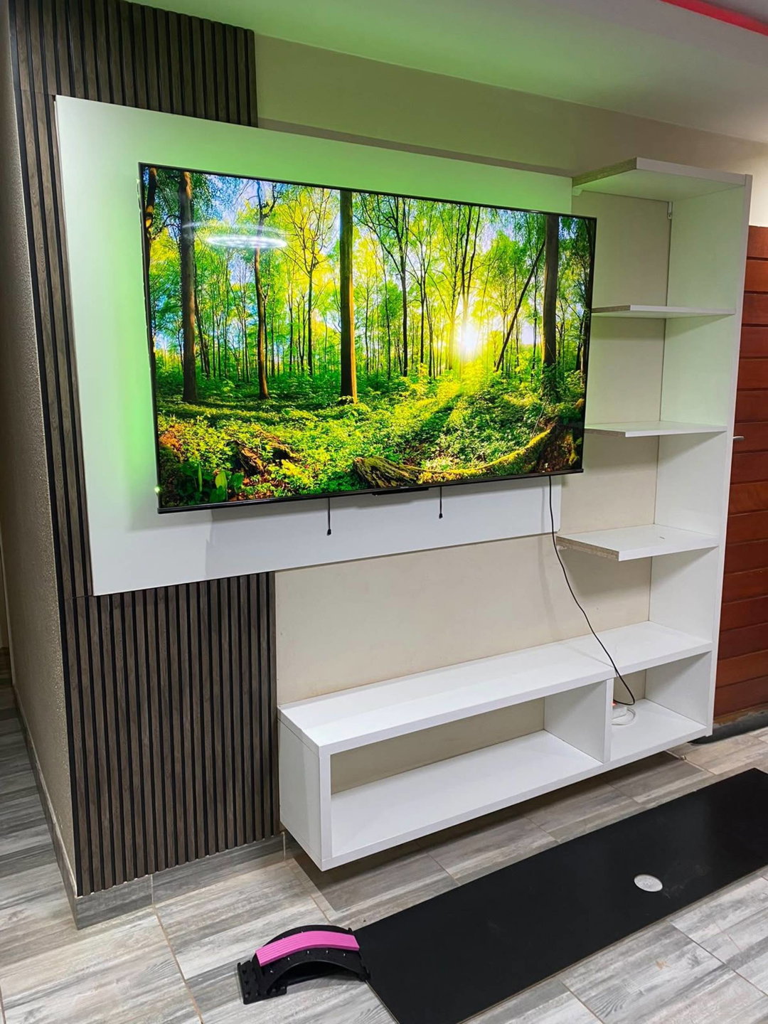 Floating tv stand 2m