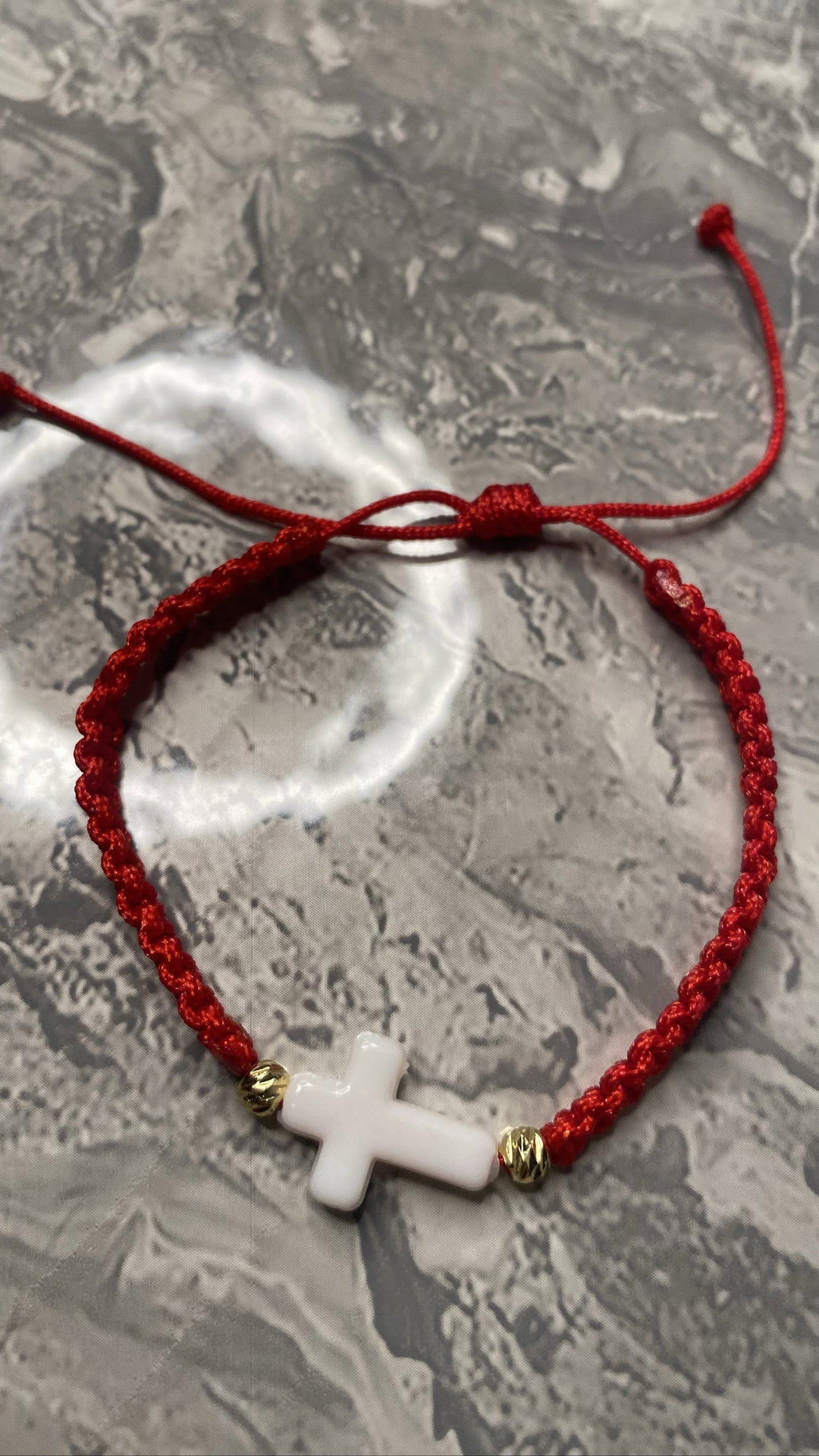 Pulsera roja Cruz