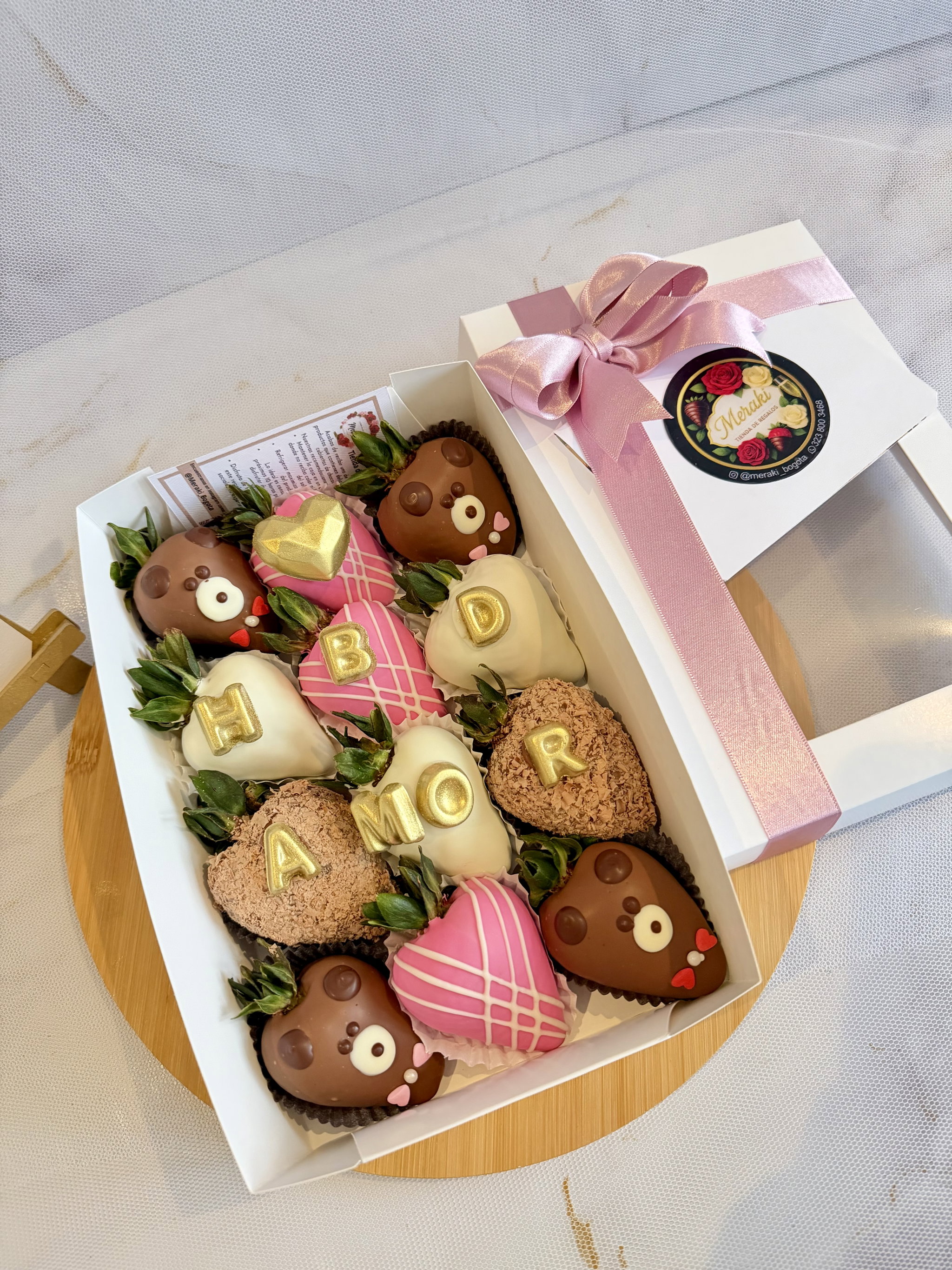 Caja 8 fresas cubiertas de chocolate_1