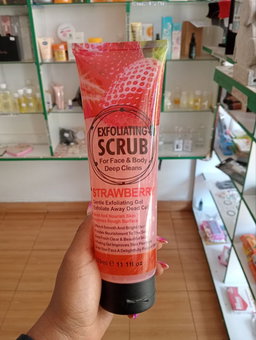 Exfoliating Scrub For Face and Body Strawberry 320ml