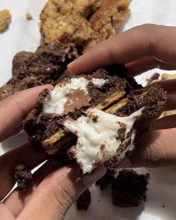 S’mores hot cocoa chunk cookie
