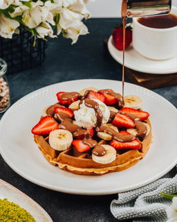 وافل بالنوتيلا والفواكه (Nutella Waffle)