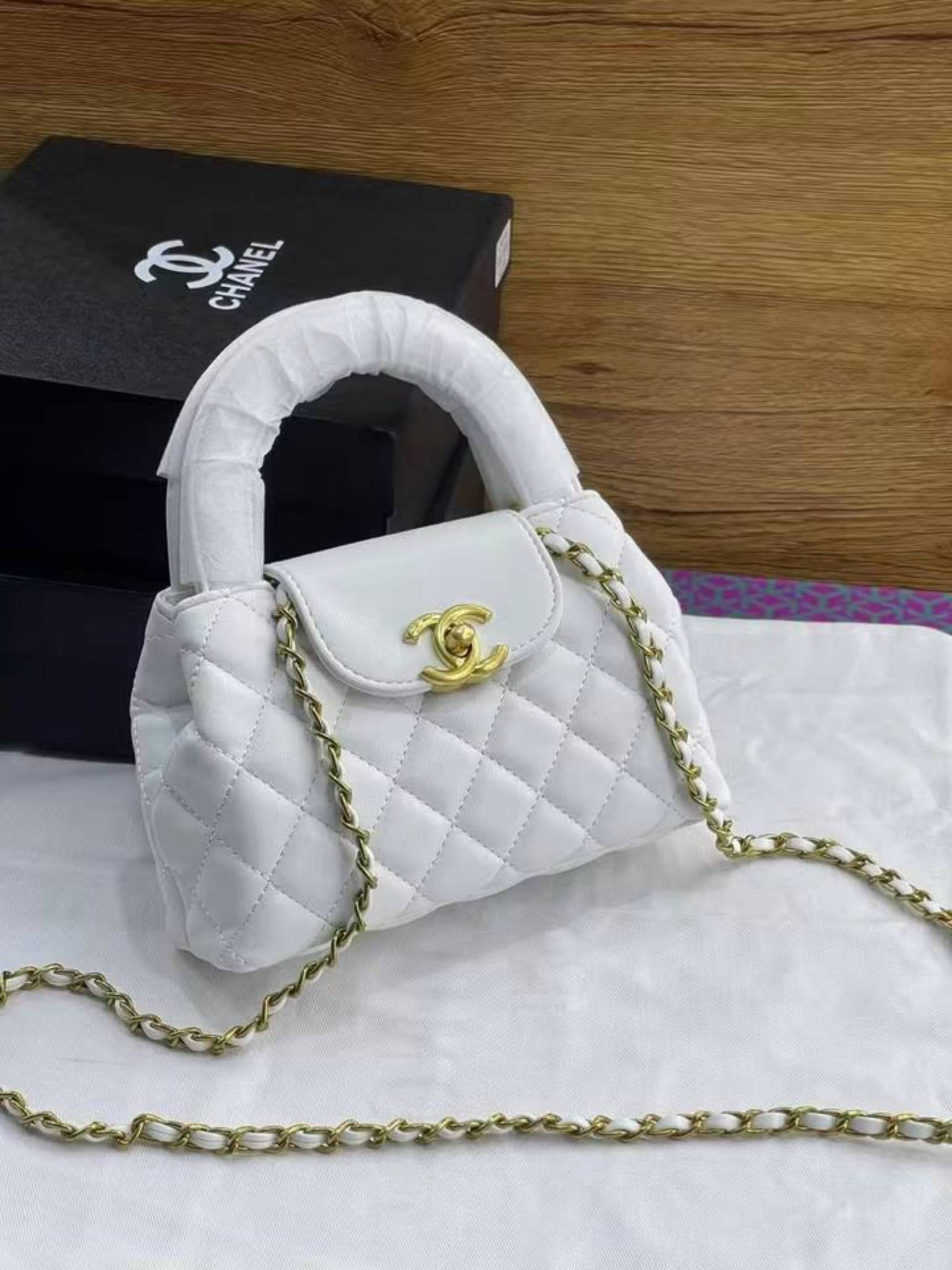 Ladies handbag