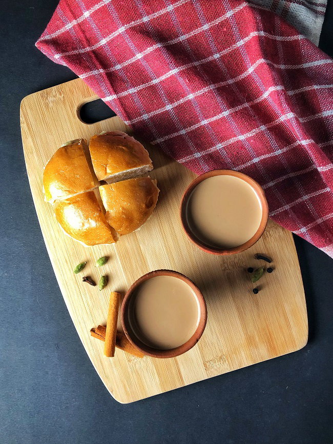 Kadak Chai with Ginger + Bun Maska