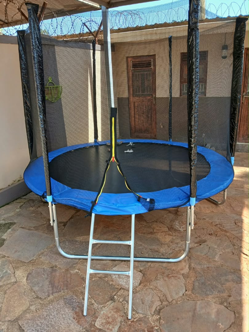 Trampoline 8ft
