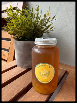 Mango tea with popping pearls