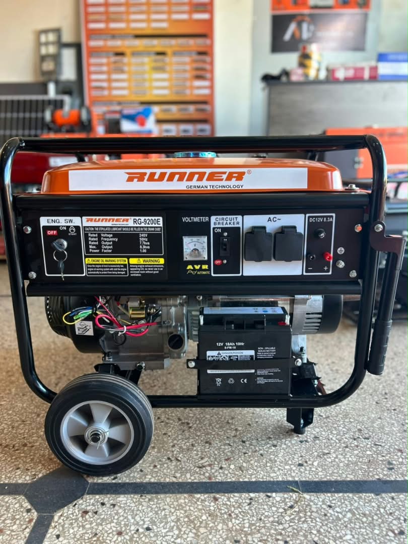 Runner RG-9200E portable gasoline generator 