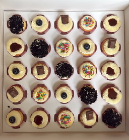 Mini cupcakes (box of 12/25)