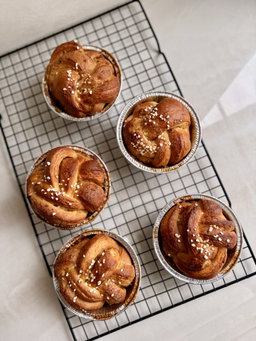 Cardamom Bun