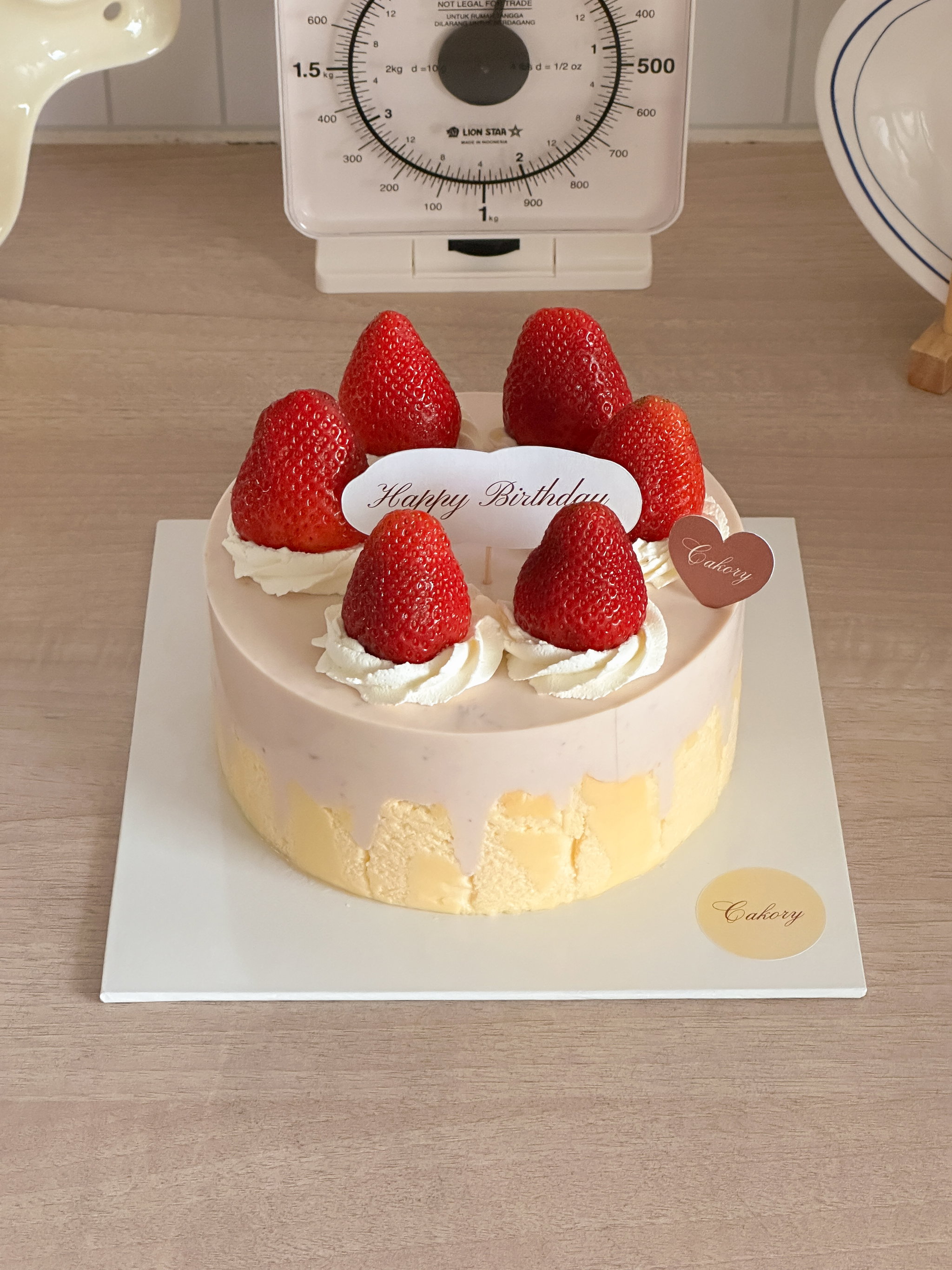 Strawberry Basque Burnt Cheesecake_2