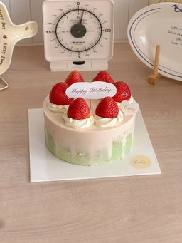 Strawberry Basque Burnt Cheesecake