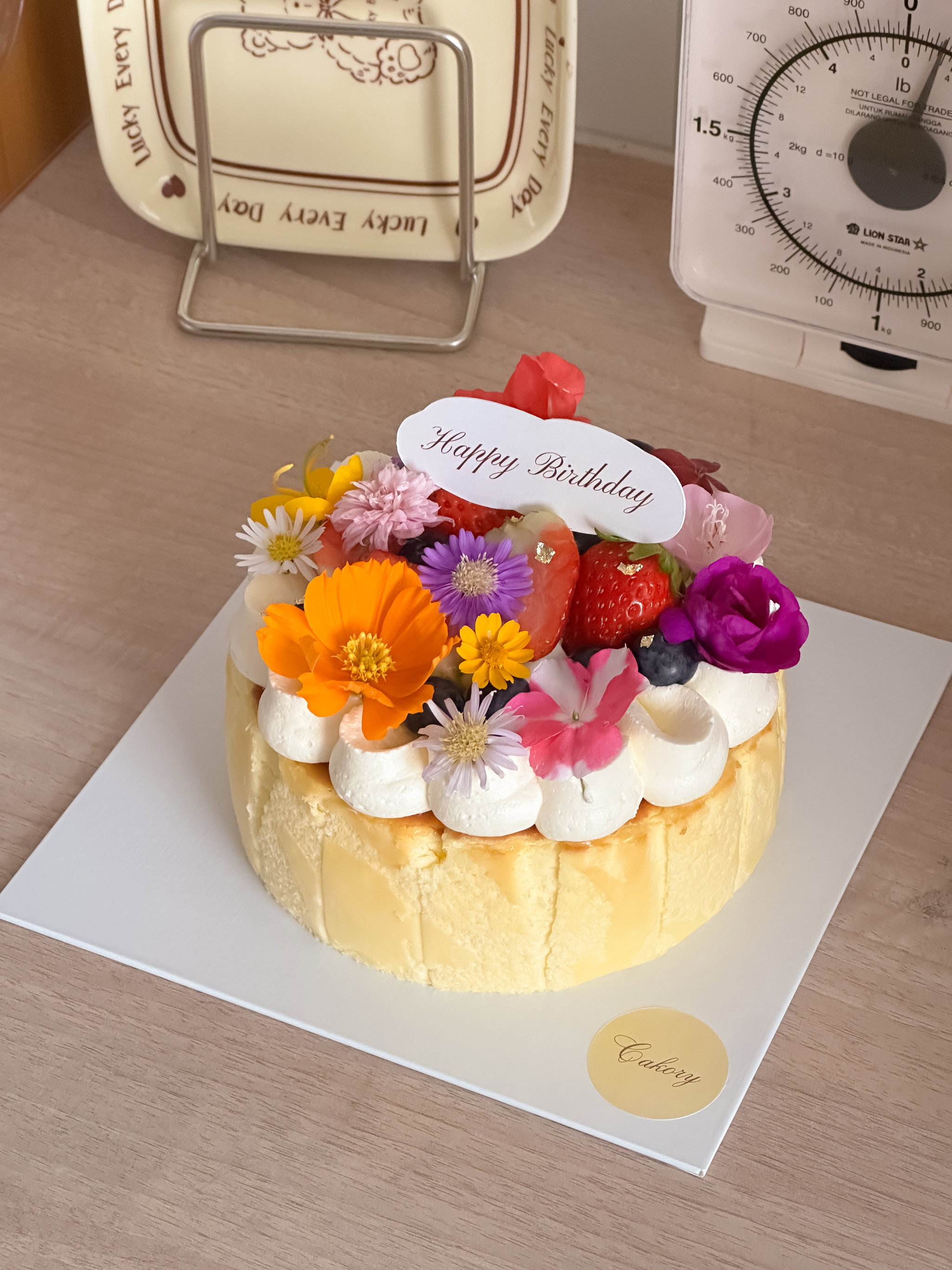 Basque Burnt Cheesecake with Mixed Fruits & Edible Flowers_1