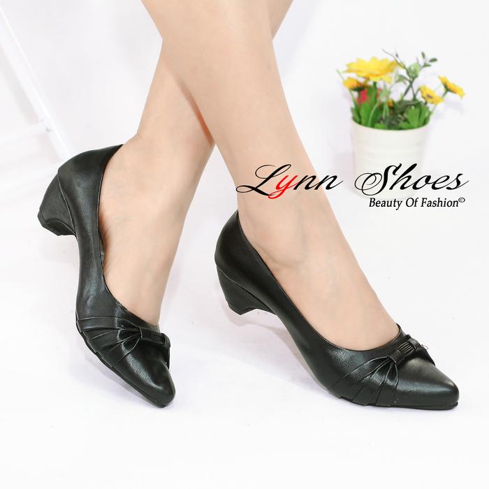 Lynn Sepatu Kerja Phantofel Wanita_2