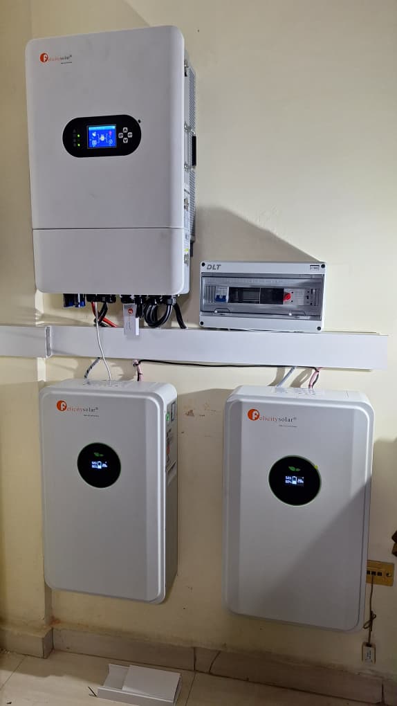 FELICITYSOLAR KIT INVERSOR 8KW CON DOS (2) BATERIAS DE 100Ah.