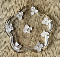 flower trinket tray ( 10.8cm x 10.8cm x 1.6cm ) 