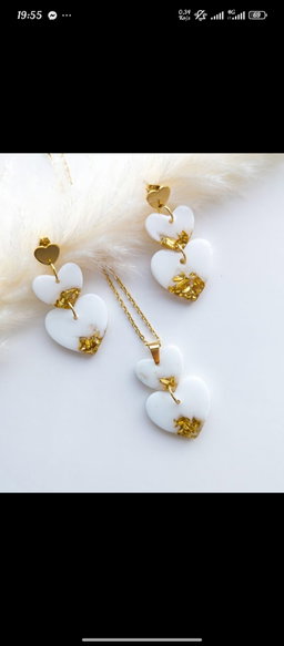 Bijoux en résine
