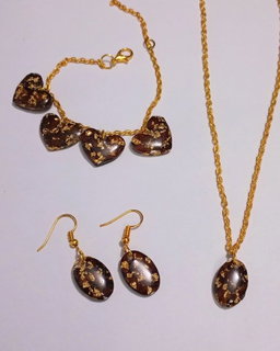 Ensemble bijoux en résine