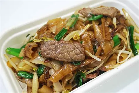 GINGER BEEF RICE NOODLE