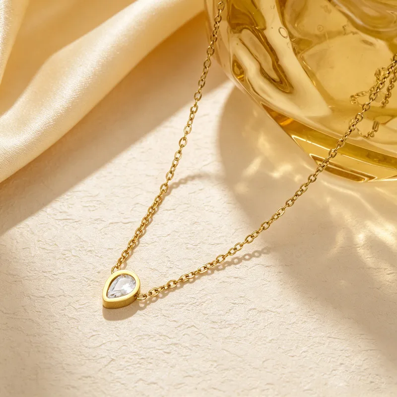 Colar Gota de Cristal.