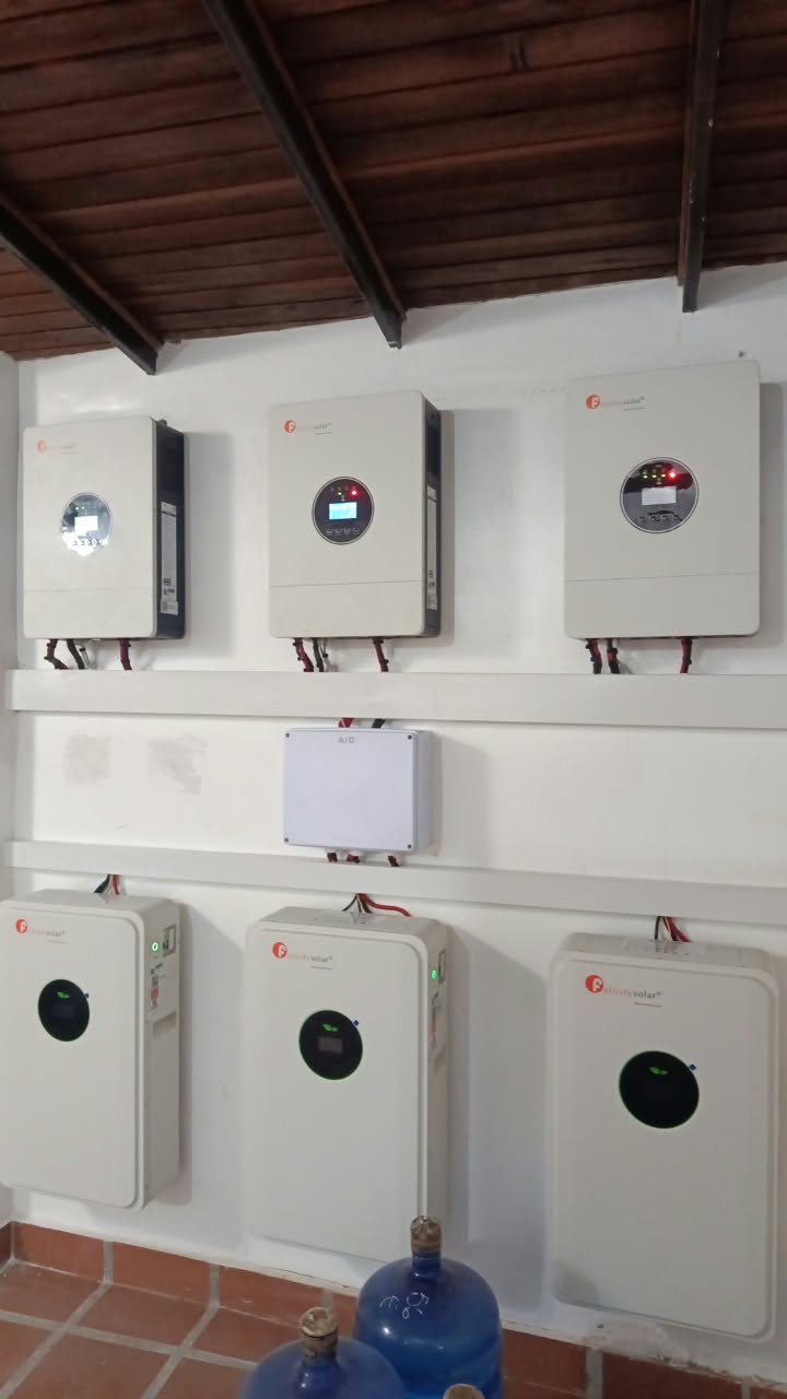 FELICITYSOLAR KIT TRFASICO 15KW CON TRES (3) INVERSORES DE 5KW PARALELIZADOS CON TRES (3) BATERÍA DE 100Ah - TOTAL 300Ah). _6