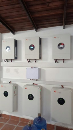 FELICITYSOLAR KIT TRFASICO 15KW CON TRES (3) INVERSORES DE 5KW PARALELIZADOS CON TRES (3) BATERÍA DE 100Ah - TOTAL 300Ah). 