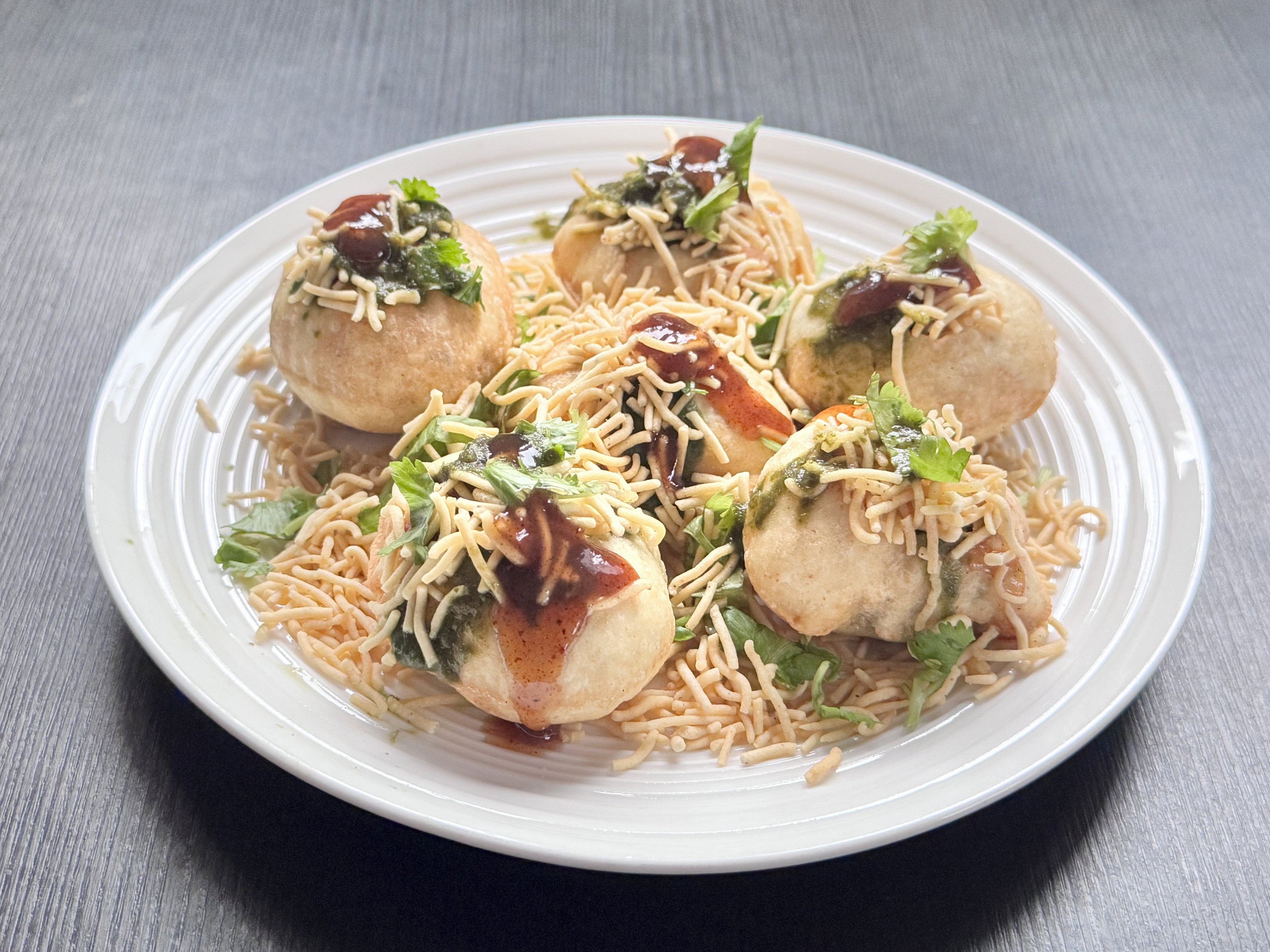 Sev Poori (6 Poori)