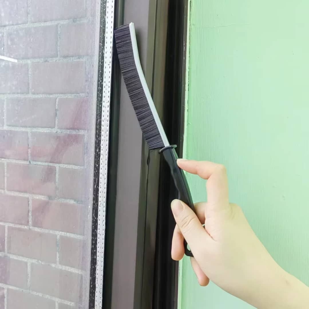 A narrow elongated gap cleaning brush (3pcs)_0