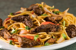 Tallarín Saltado de Carne