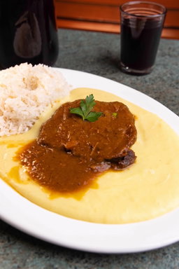 Asado de Res con Puré
