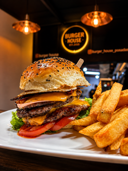 Hamburguesa doble con papas