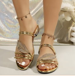 Women slippers 