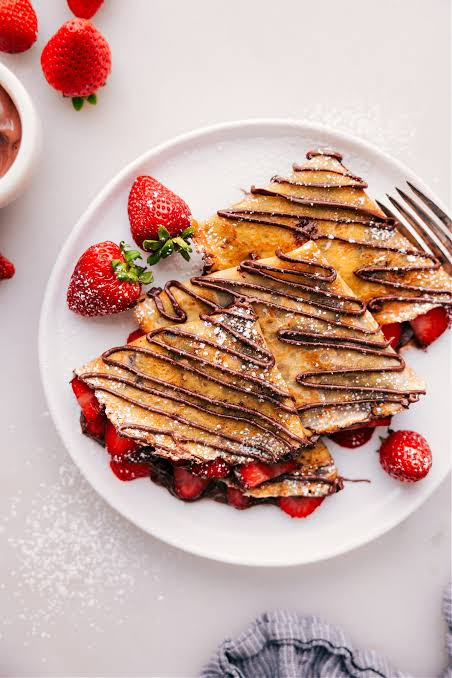 Crepe with Nutella and Fruits