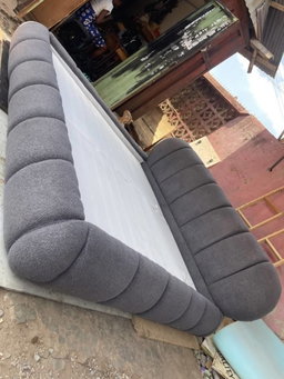 Sleigh bed 