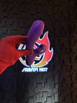 Vibrador triple acción con succión de clitoris 