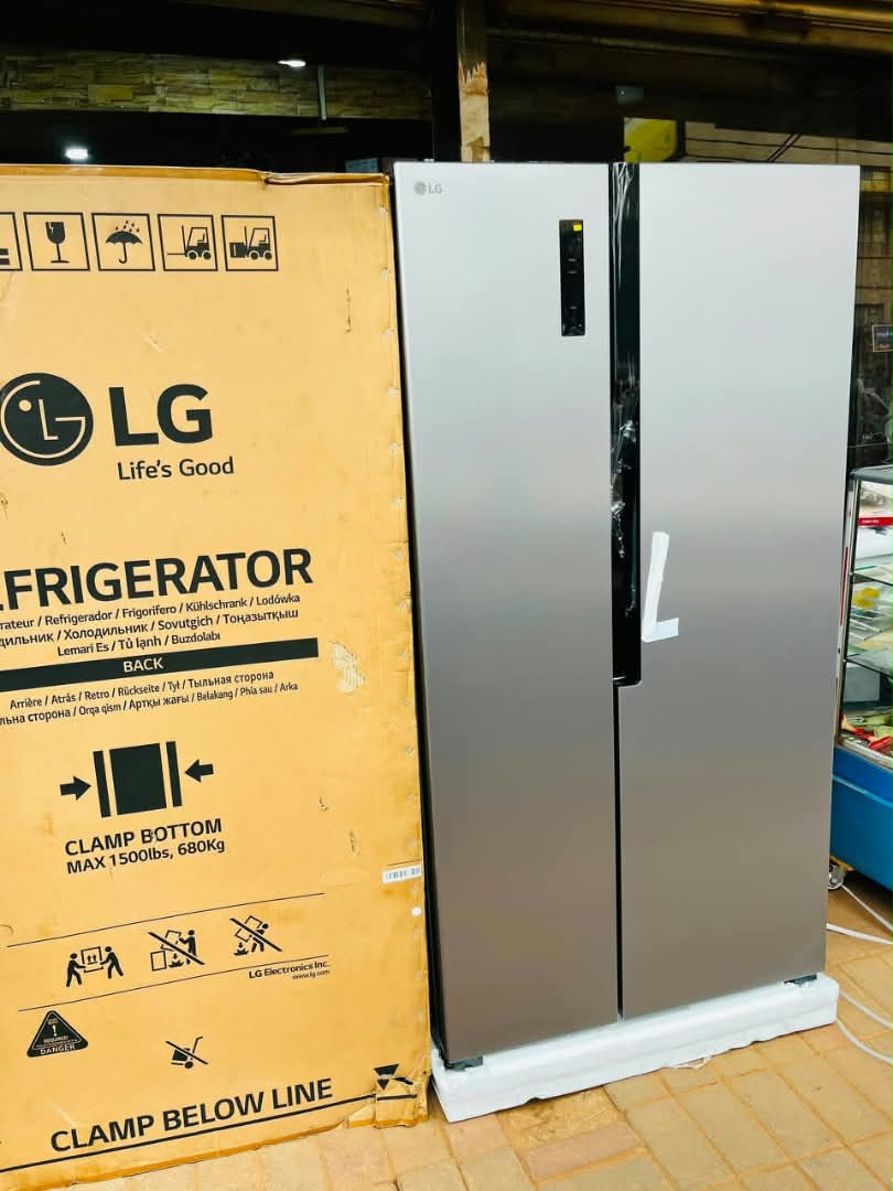  Modern side-by-side LG refrigerator (570L)