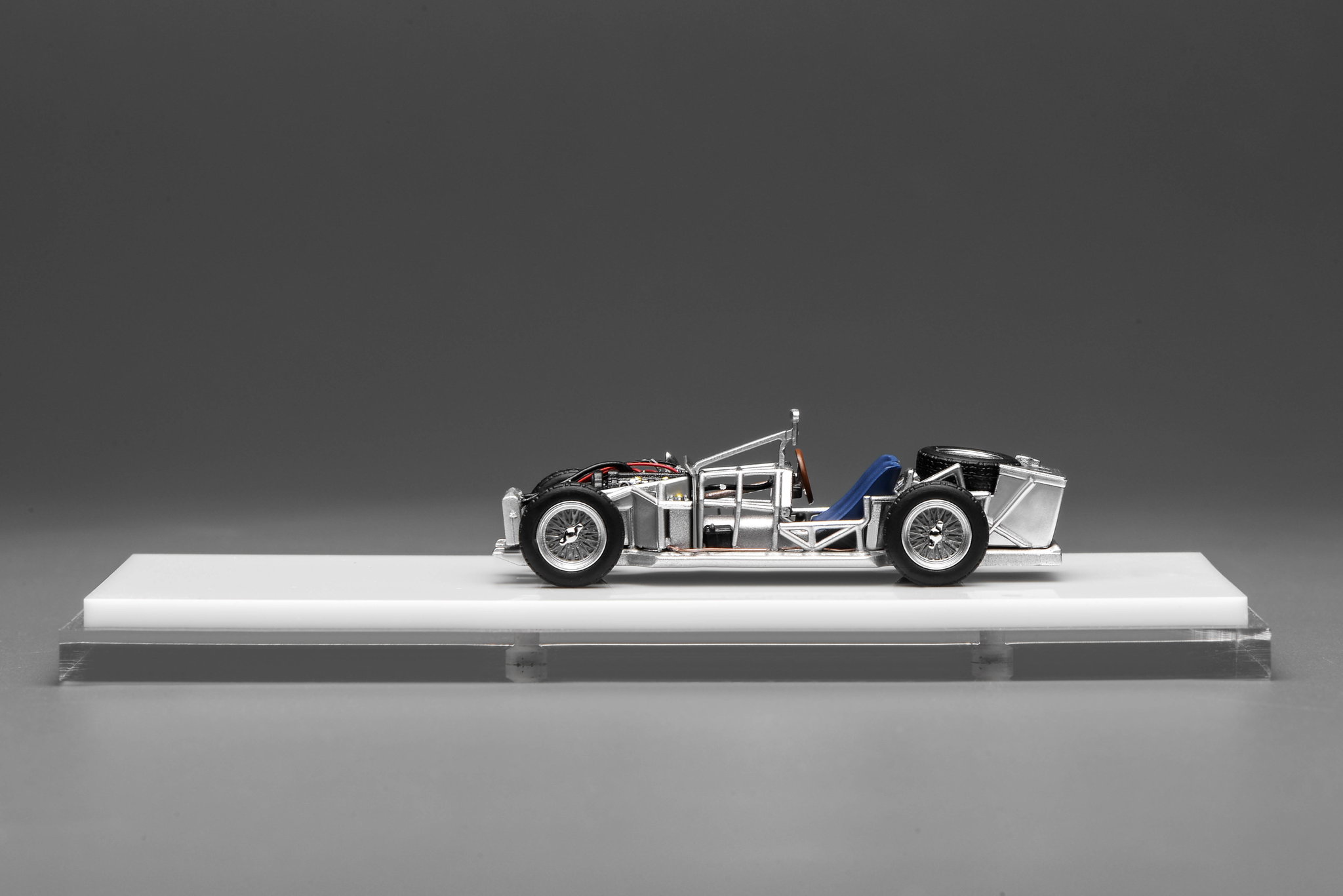 MOTOR HELIX MODEL 1/64 SPACEFRAME WITH ENGINE_3