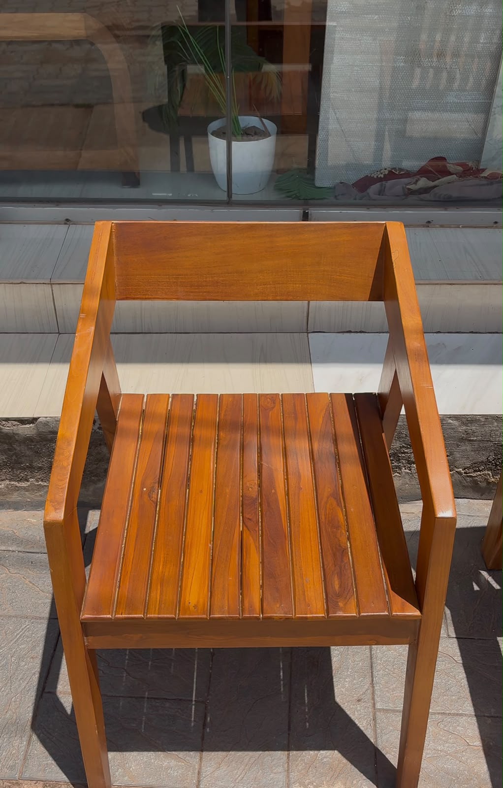 SITOUT CHAIR