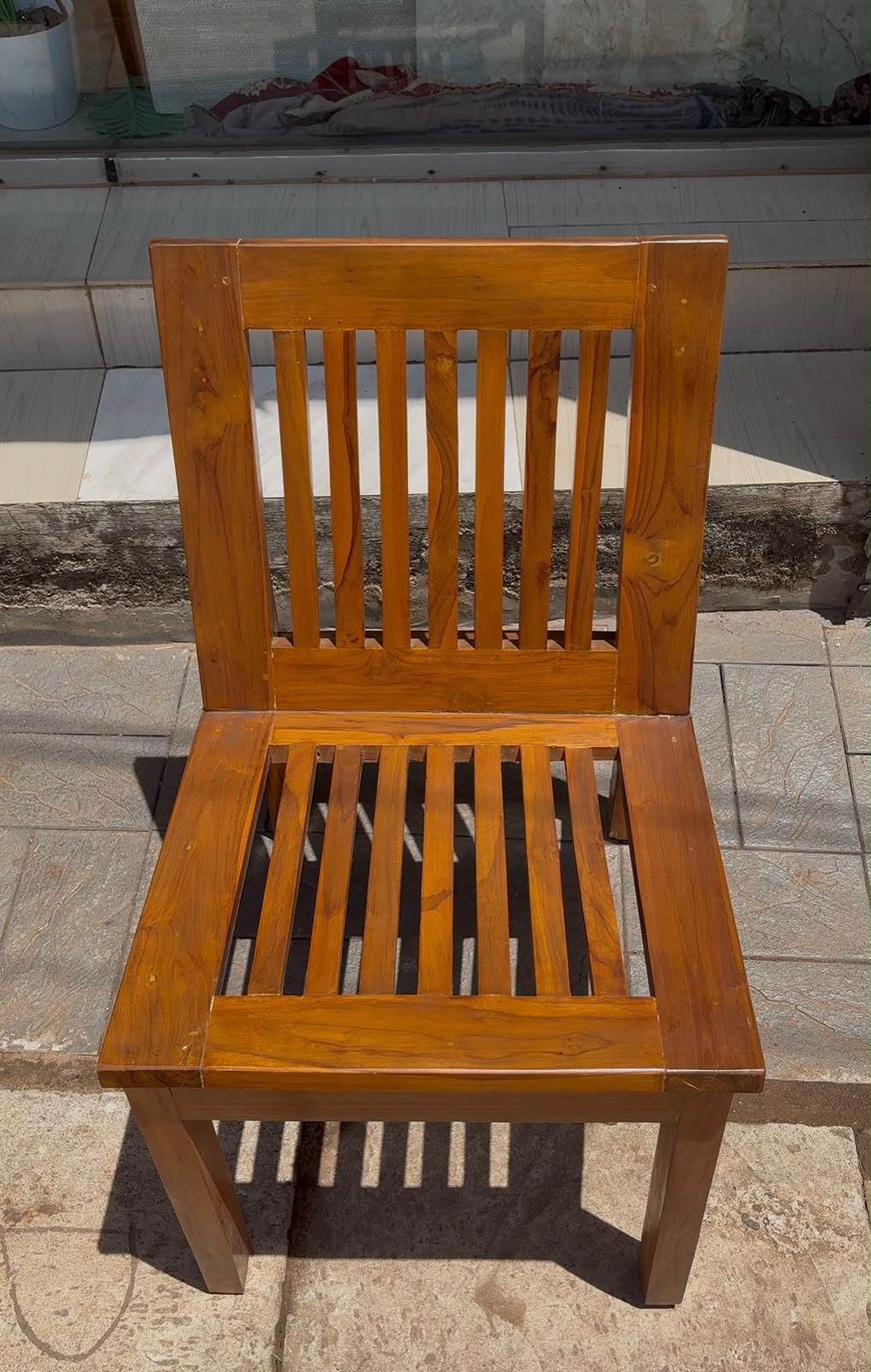 SITOUT CHAIR  