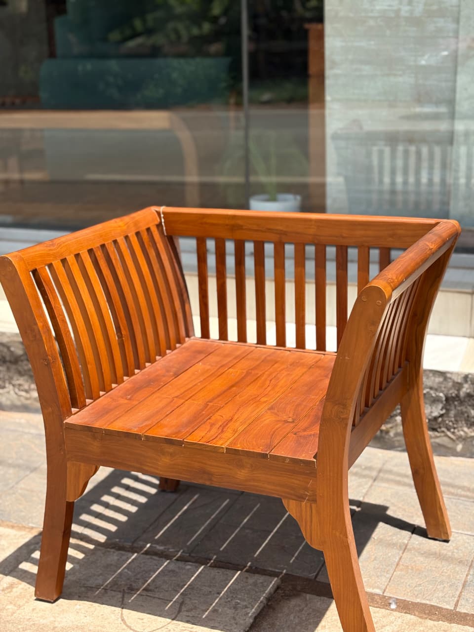 CLASSY SITOUT ARMCHAIR