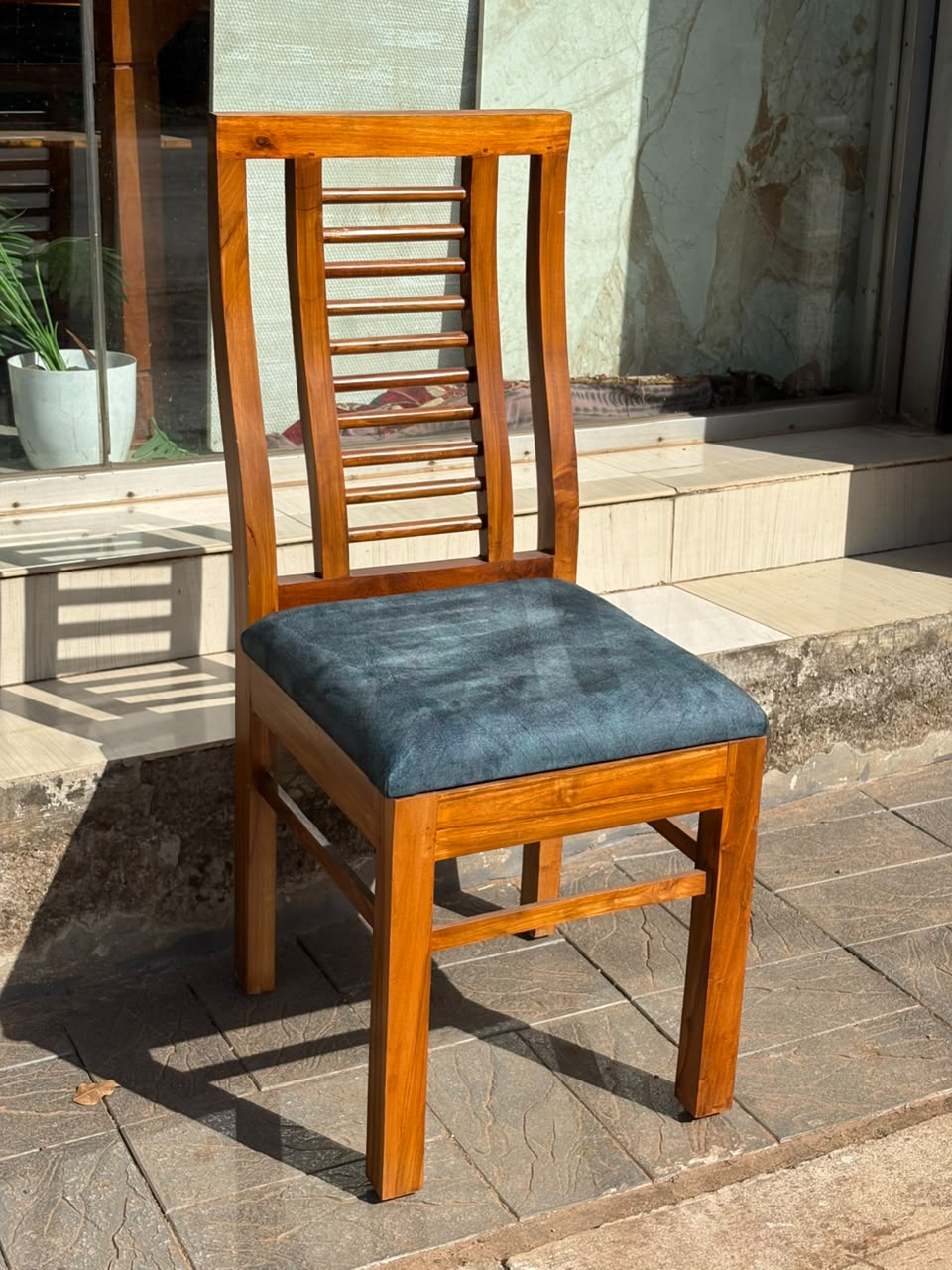 HIGH-BACK LUXURY DINING CHAIR _0