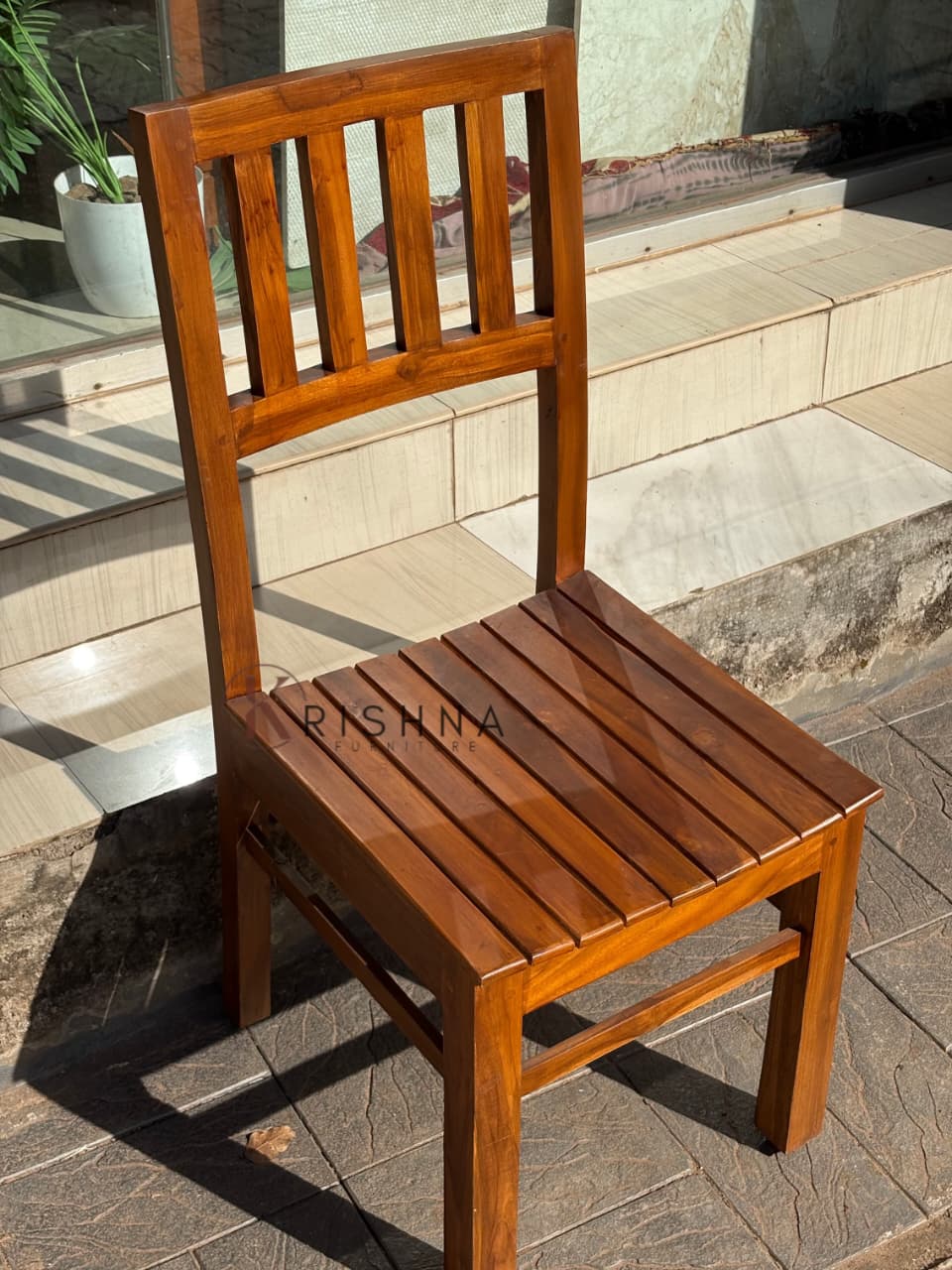 SOLID WOOD DINING CHAIR  