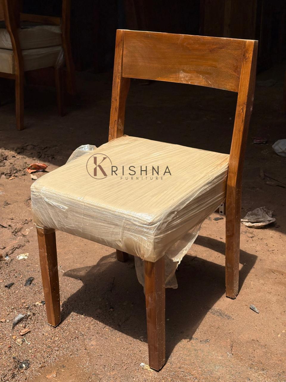 MINIMALIST CUSHIONED DINING CHAIR