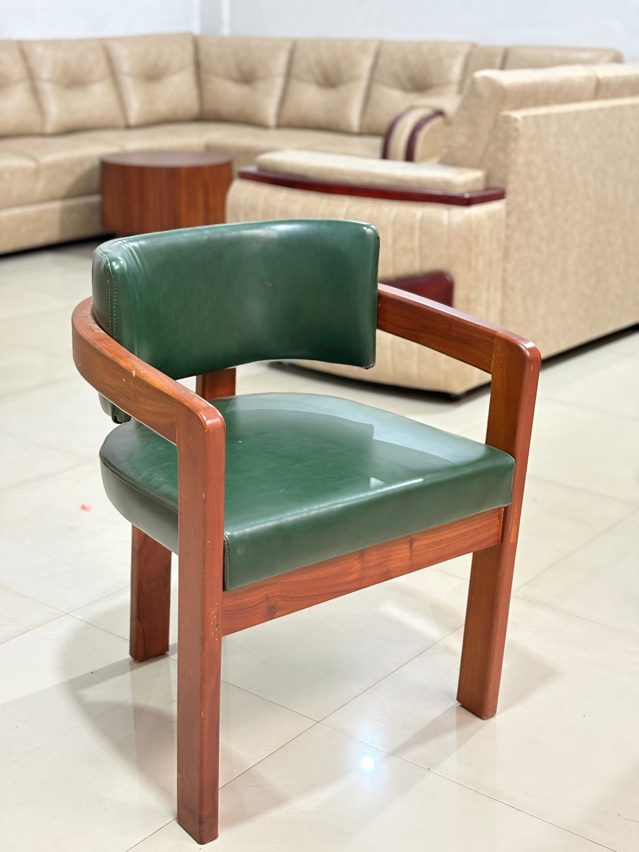 RETRO EXECUTIVE WOODEN ACCENT CHAIR_0