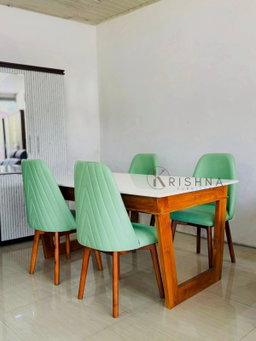 MODERN 4-SEATER DINING SET