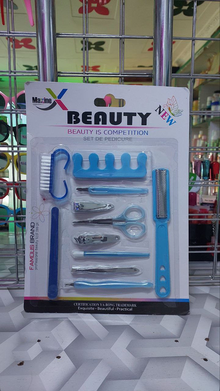 Maxine 11-Piece Manicure and Pedicure Kit_0