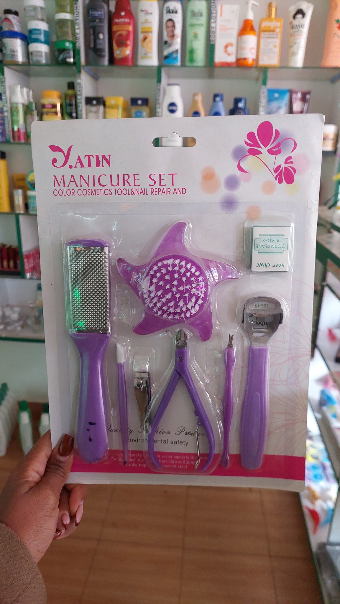 Y.atin 8-Piece Manicure and Pedicure Kit_0
