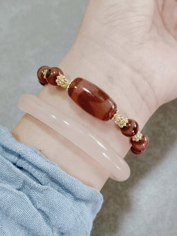 QUIET ELEGANCE SERIES - THE QUIET STRENGTH