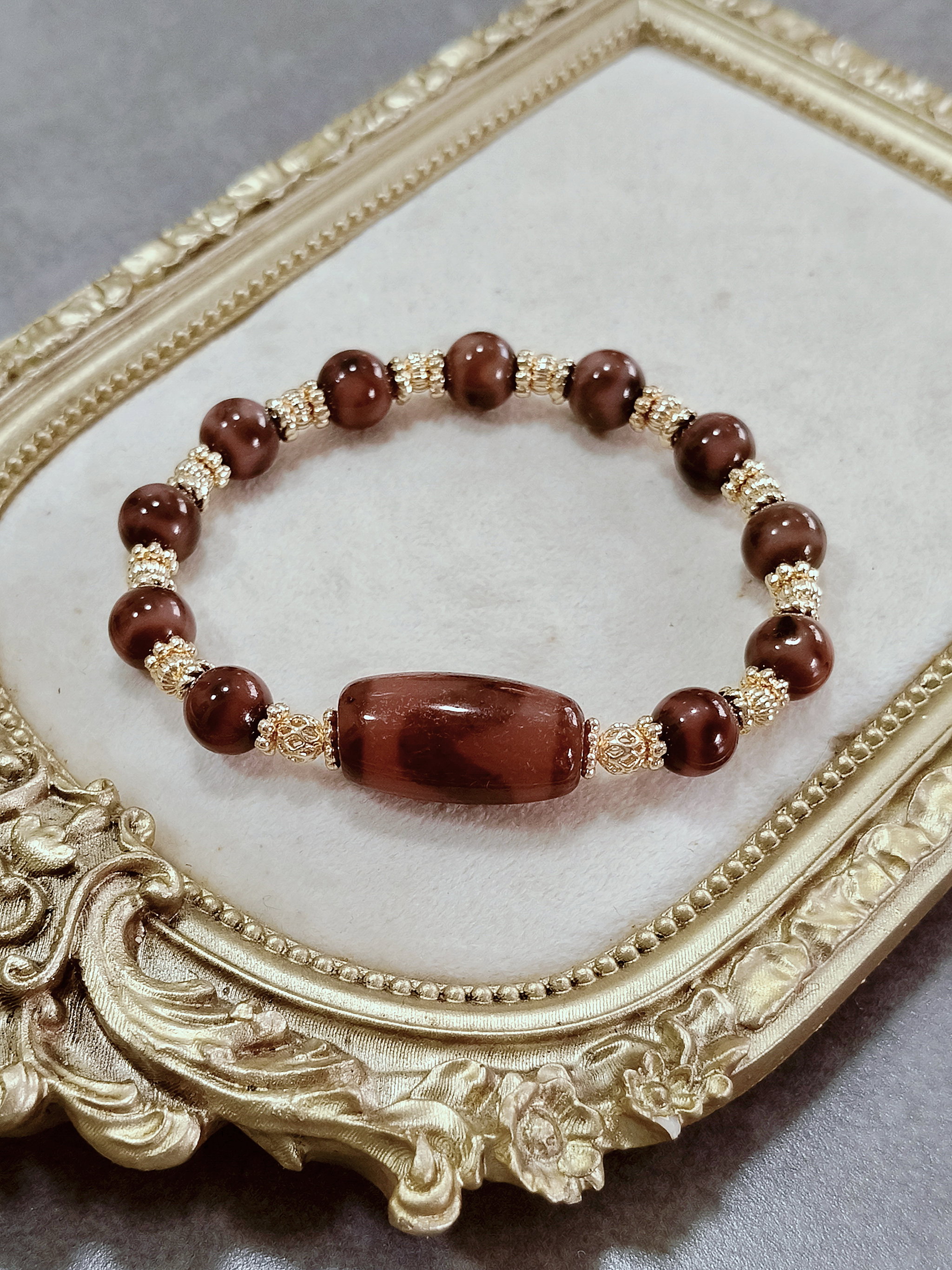 QUIET ELEGANCE SERIES - THE QUIET STRENGTH_0