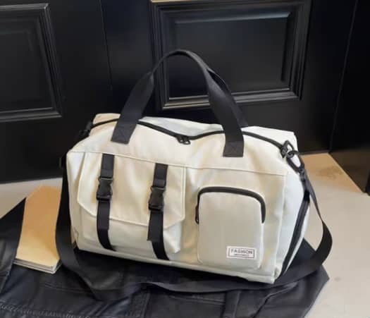 Large capacity sports traveling bag
