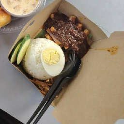 Nasi Lemak Malaysia Sambal Sotong 